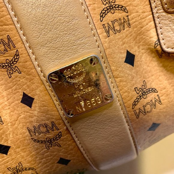 Authentic MCM Liz Reversible Visetos Shopper (med) - Picture 5 of 16